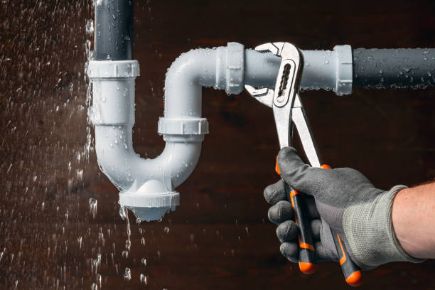 Professional Leak Detection technician working in Hungerford, TX